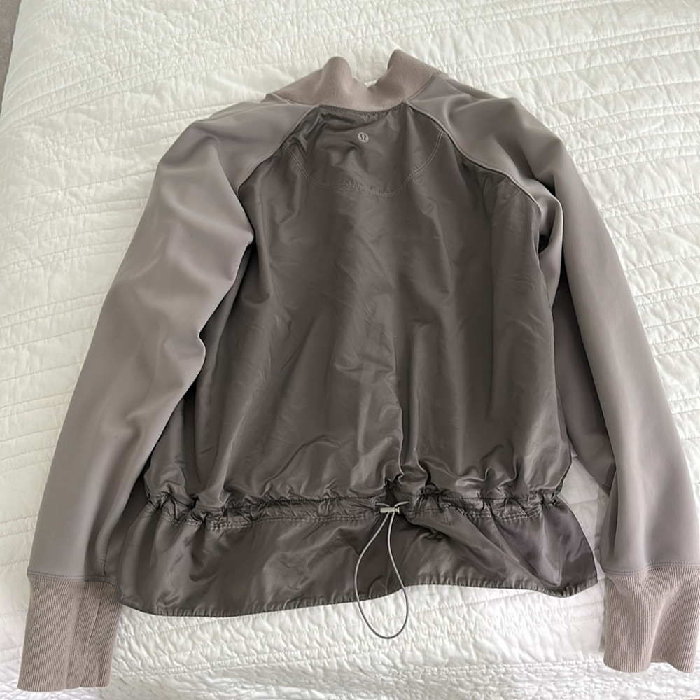 Lululemon Jacket - Picture 5 of 6